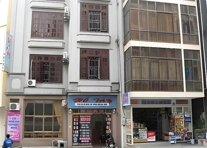 Ho Tay Hotel *